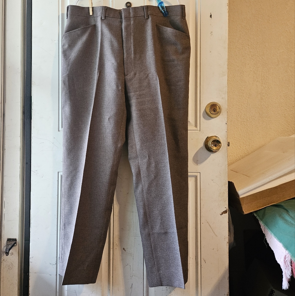 Haggar Gray Dress Pants Sleek and Stylish